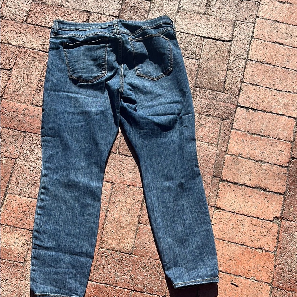 GAP Straight Leg Jeans - Picture 3 of 3